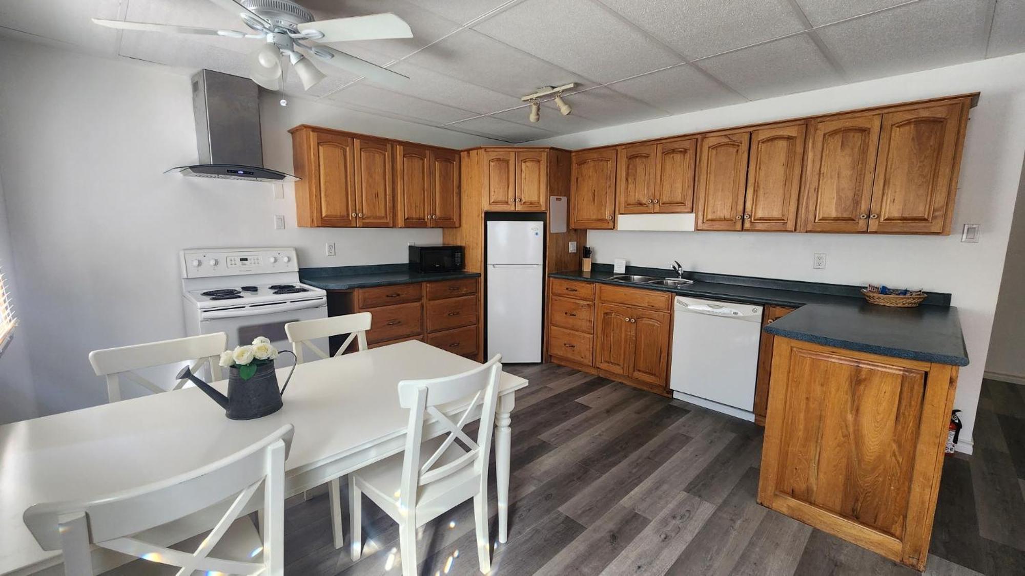 Cozy Cottage Retreat Lambton Shores Extérieur photo